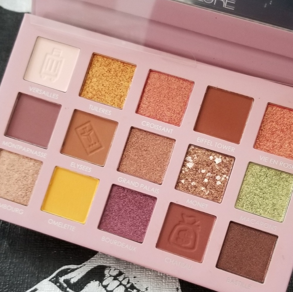 Paris Themed Eyeshadow Palette